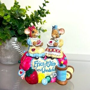 The San Francisco Music Box Company Friendship is Sew 🪡 Wonderful Mice Sewing‎